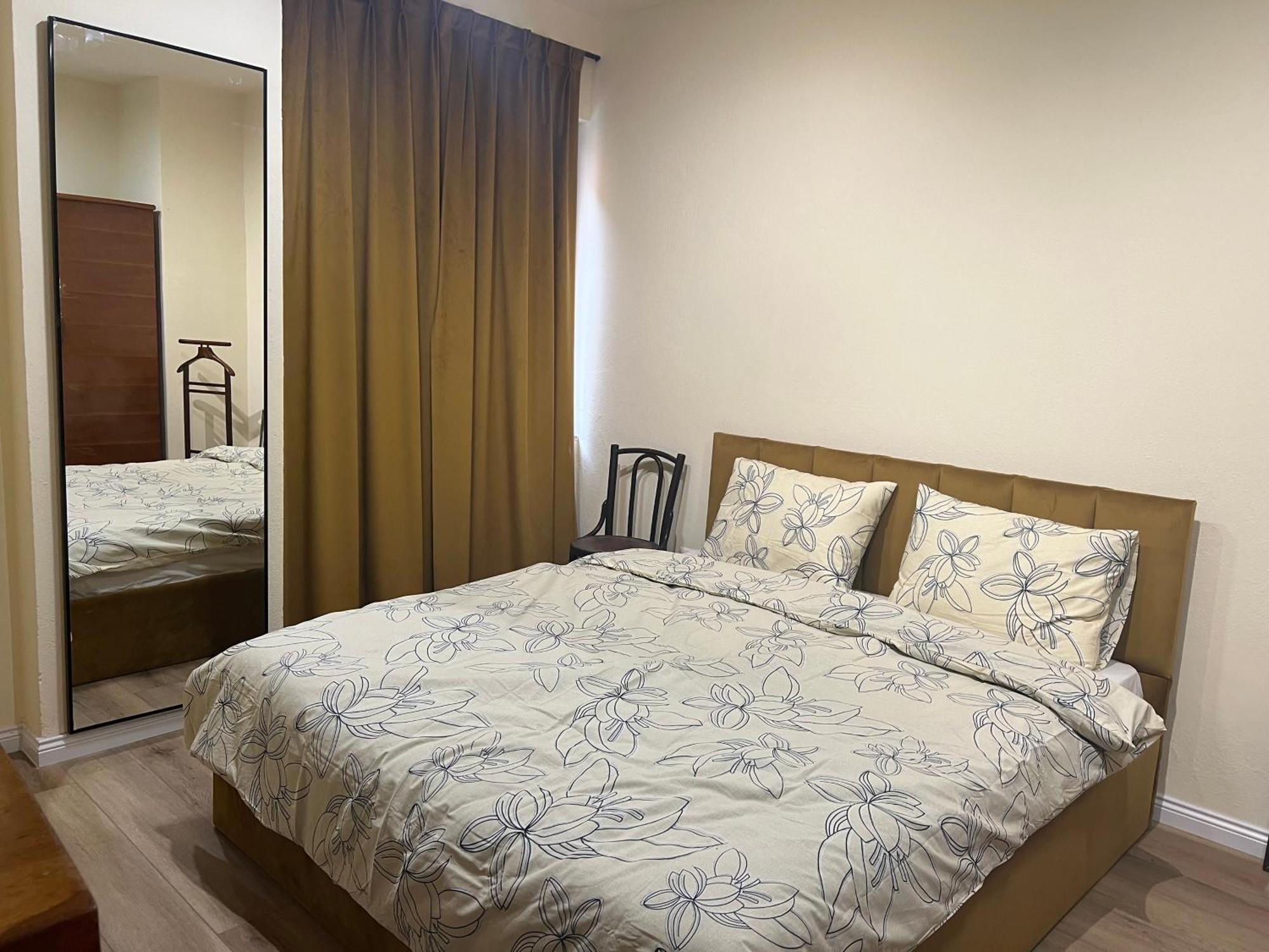 Apartment Sweet Yellow Palace, Pazari I Ri *