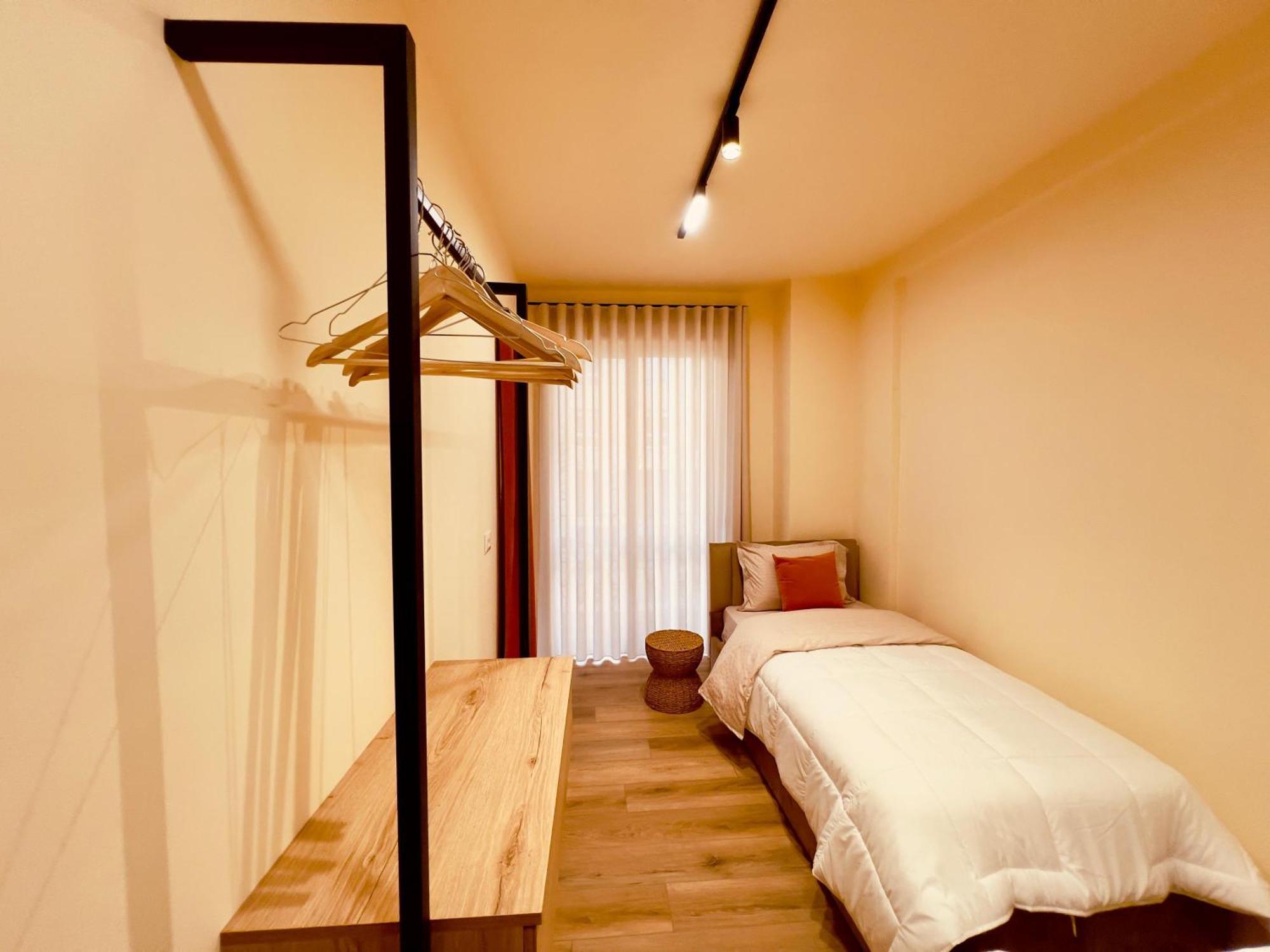 Sweet Yellow Palace, Pazari I Ri Apartment *